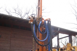 Ein neuer Brunnen wird gebohrt