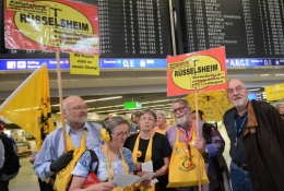 Montagsdemos am Flughafen