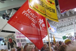 100. Montagsdemo am Flughafen